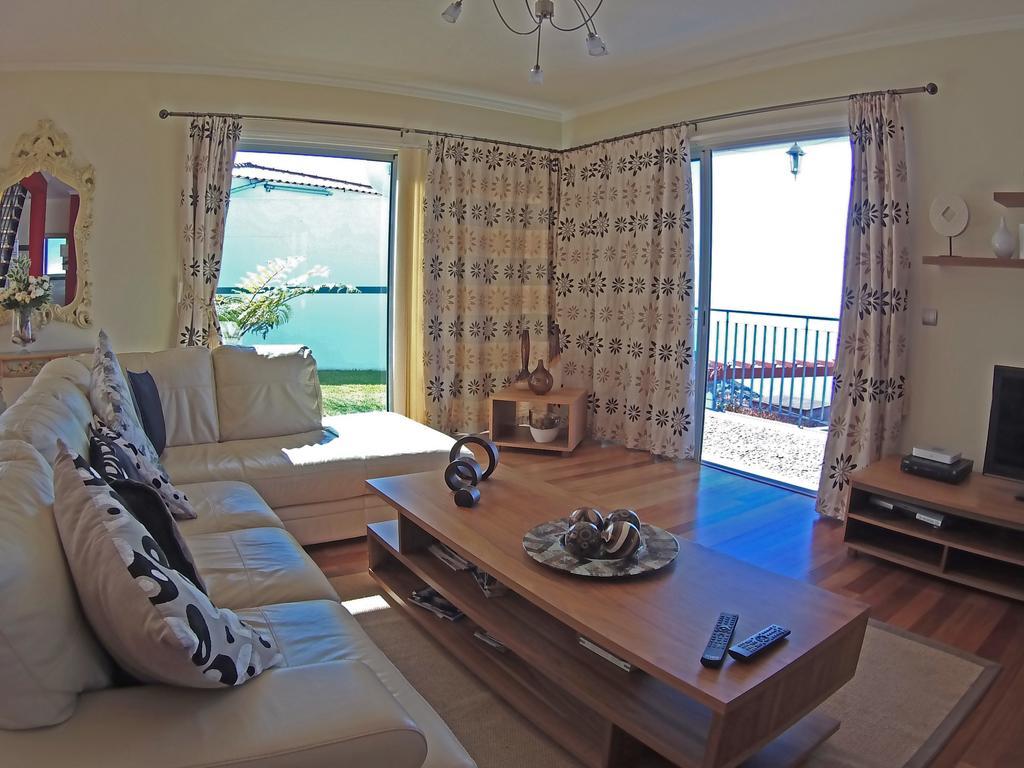 Villa Abreu - A Wonderful Ocean View Calheta  Kültér fotó
