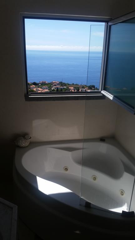 Villa Abreu - A Wonderful Ocean View Calheta  Kültér fotó