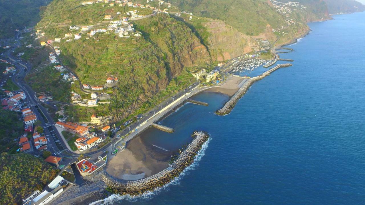 Villa Abreu - A Wonderful Ocean View Calheta  Kültér fotó